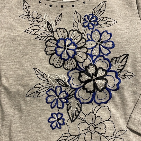 NWT - Alfred Dunner - Gray 3/4 Sleeve Floral Shirt - Petite Small - Picture 5 of 8